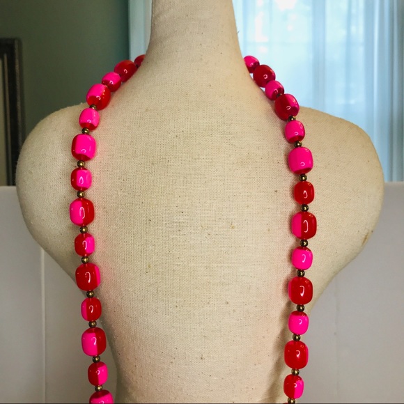 Vintage Pink and Red Beaded Necklace - Picture 7 of 9
